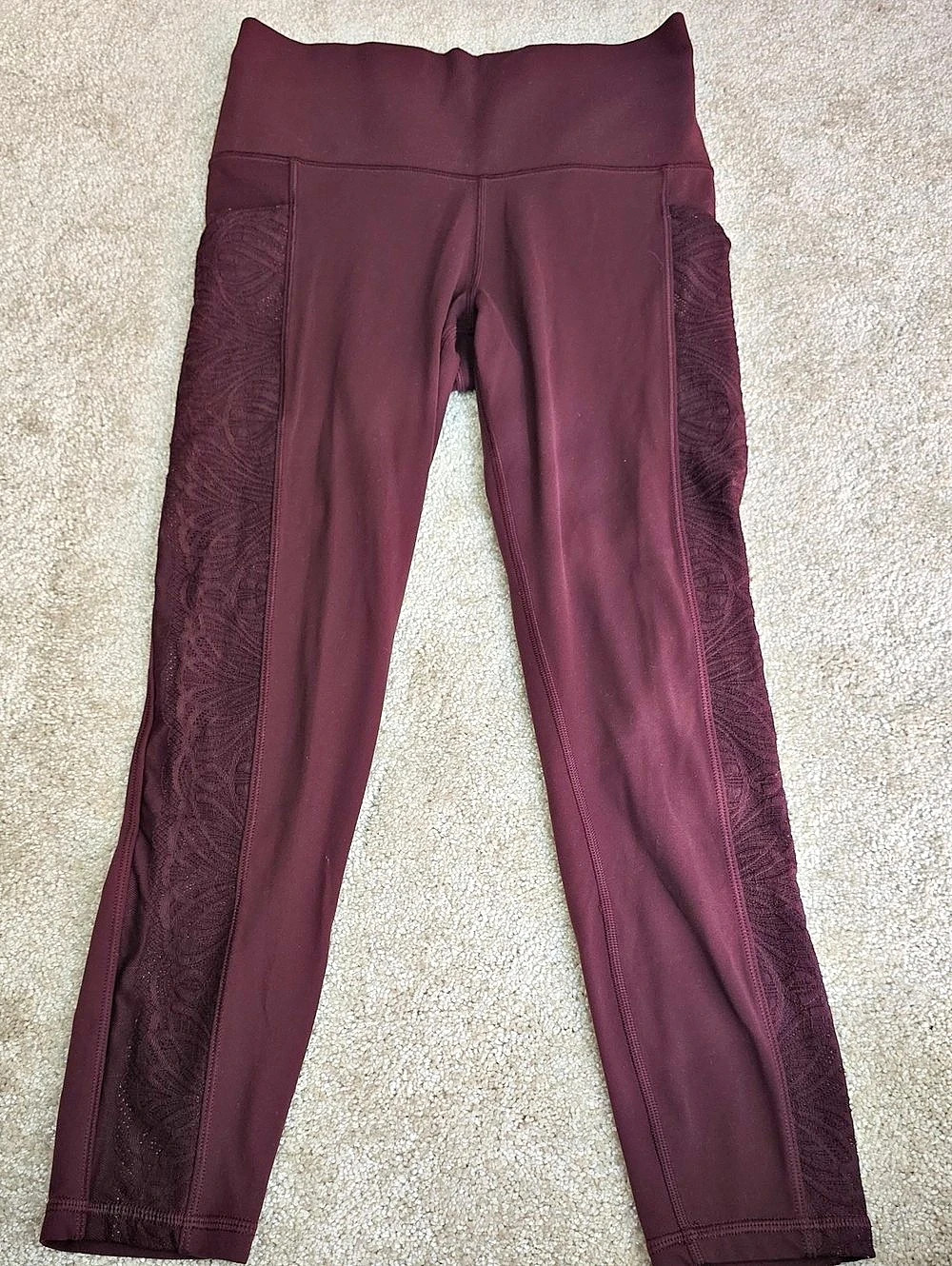 Athleta Salutation Stash II Lace 7/8 Tight Burgundy Small